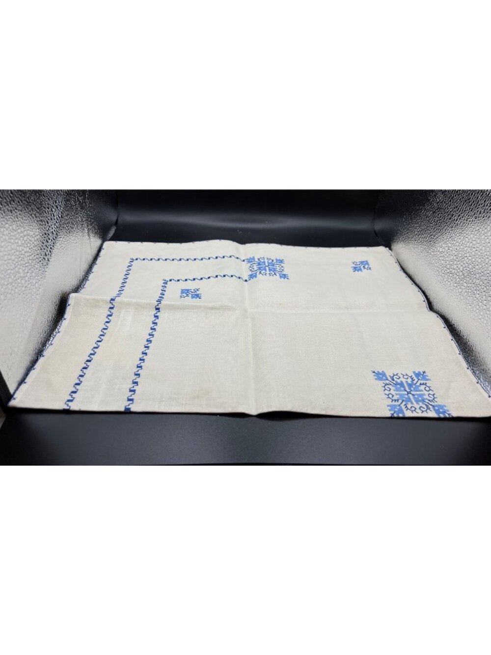 NOS Embroidered Linen Table runner & 6 Napkin Set Blue Floral Handmade MCM VTG